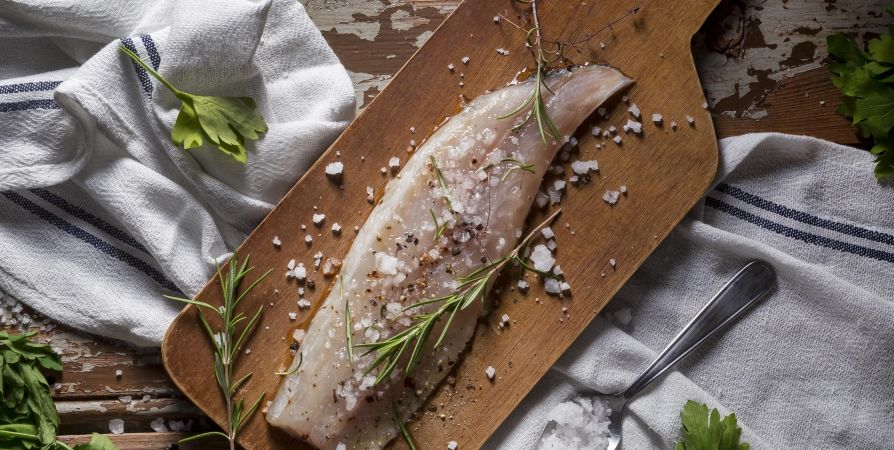 2 ингредиента и 5 минут для вкуснейшей запечённой скумбрии: простейший рецепт — рыбка получается восхитительной 2 ингредиента и 5 минут для вкуснейшей запечённой скумбрии: простейший рецепт — рыбка получается восхитительной