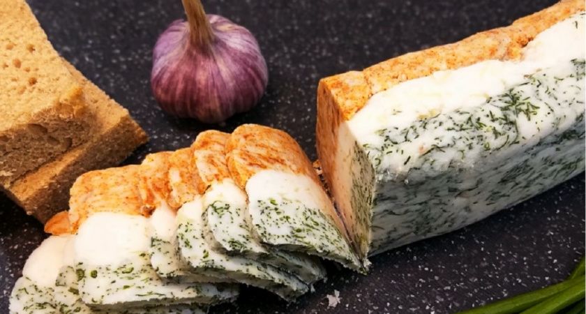 Необычная закуска из сала со специями: никакой колбасы не надо - с рецептом справятся даже новички