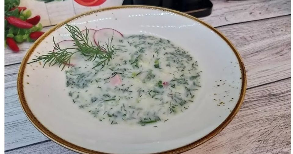 Не кефир и не айран: заменила квас в окрошке другим продуктом — теперь даже фанаты диет в восторге