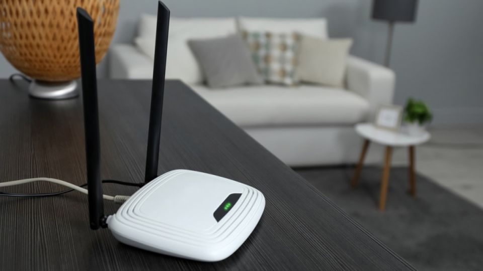Где лучше поставить роутер для идеального Wi-Fi сигнала