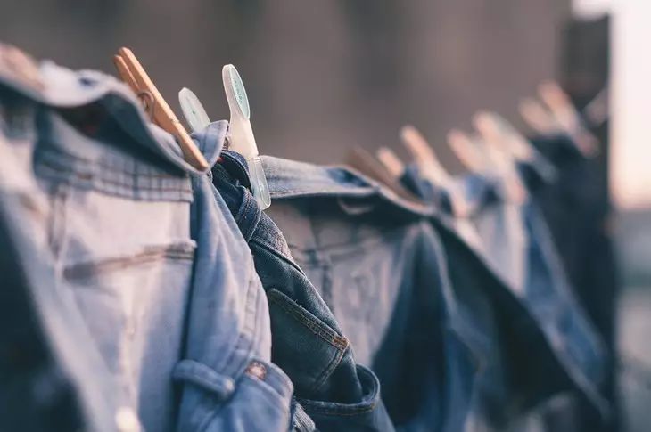 Глава Levi’s Берг назвал стирку джинсов в машинке серьезной ошибкой