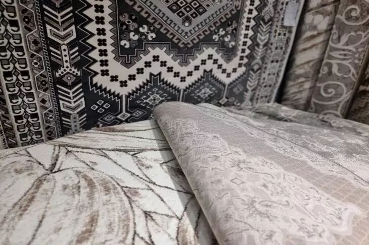 Как лучше всего чистить ковер от старых пятен: на удивление простой способ