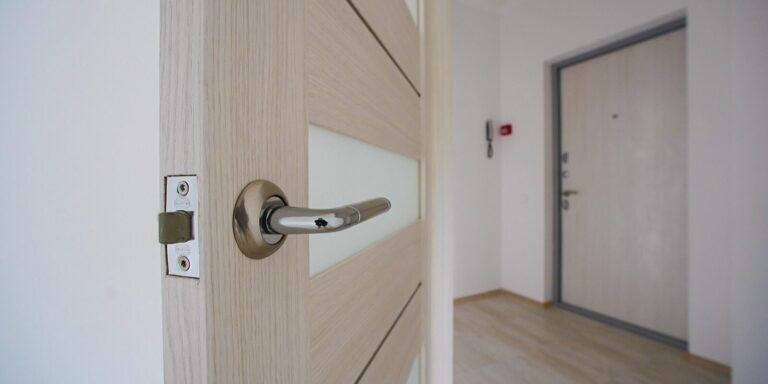 Россия на пути к безналичному будущему: запрет на наличные платежи за недвижимость