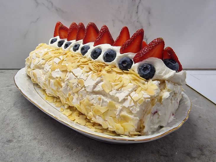 Французский шеф-повар раскрыла рецепт торта, который можно приготовить за 45 минут