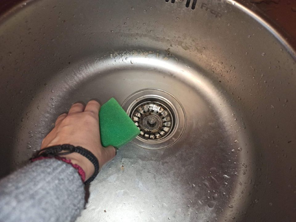 Как эффективно очистить раковину из нержавейки: секреты, которые должен знать каждый