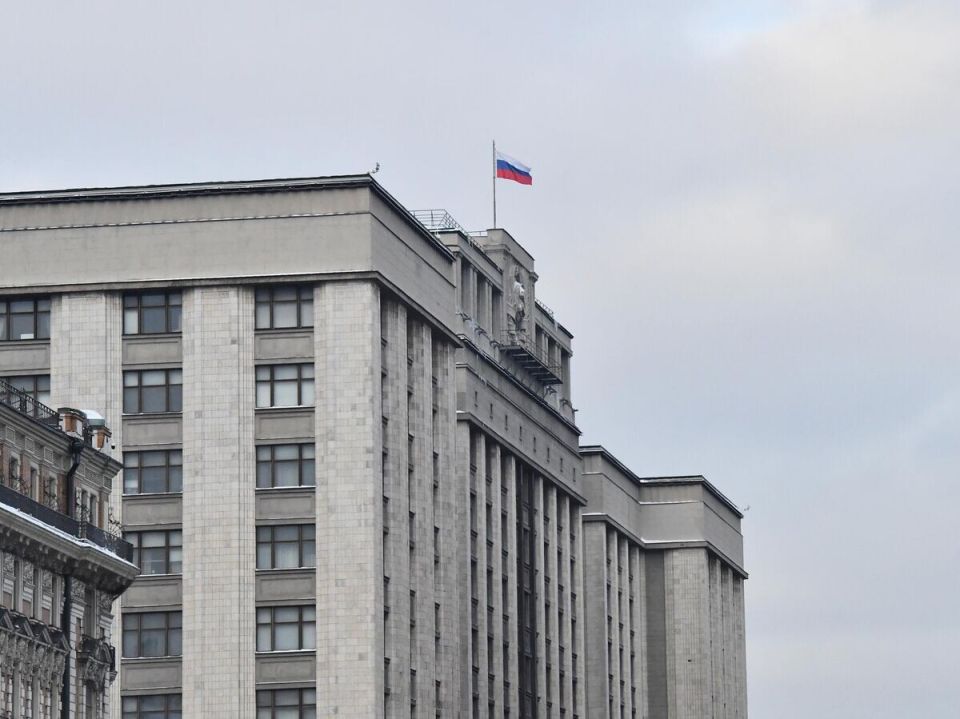 В Госдуме предложили новый налог для табачных и алкогольных компаний ради спасения жизней