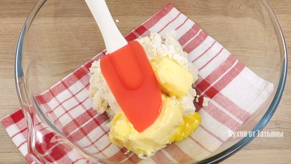 Простой сладкий рулет из творога: легкость в каждом кусочке