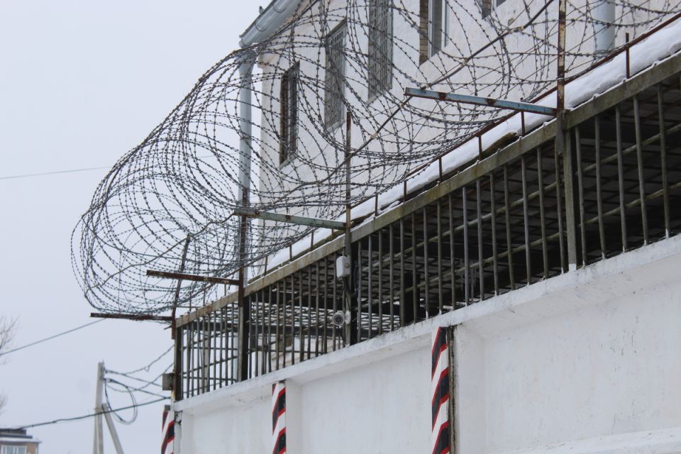 Изменения в условиях содержания заключенных: что ждет бывших работников судов в России