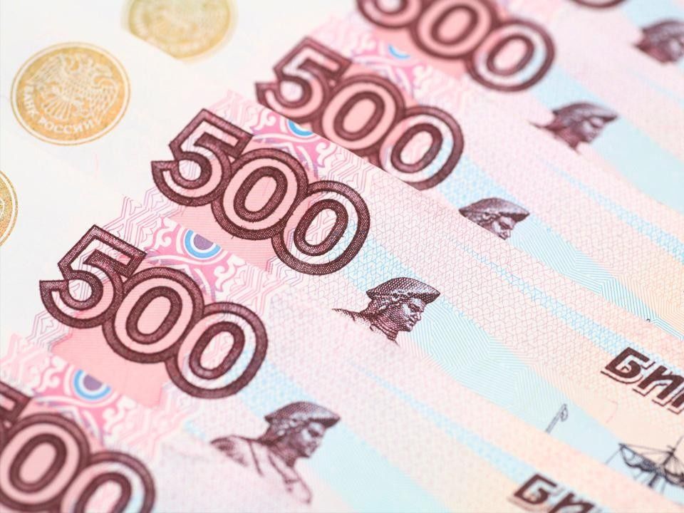 Россияне получат праздничные выплаты раньше срока: когда ждать деньги?