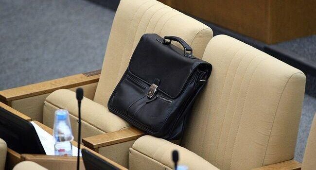 Депутат призывает к прозрачности: СМИ обязали указывать авторов инициатив