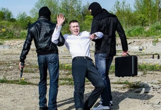 Первый случай в России: коллектор привлечен к ответственности за угрозы убийством