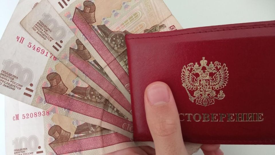 Как пенсионеры учатся экономить: три простых принципа для жизни без долгов