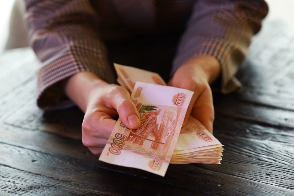 Доплаты за 25 лет стажа: кто может рассчитывать на дополнительные выплаты в России?