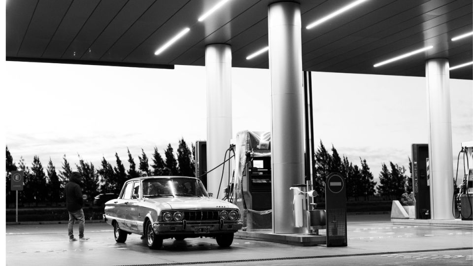 Зачем осторожно заправлять автомобиль: инцидент с неправильным топливом привел к судебному разбирательству