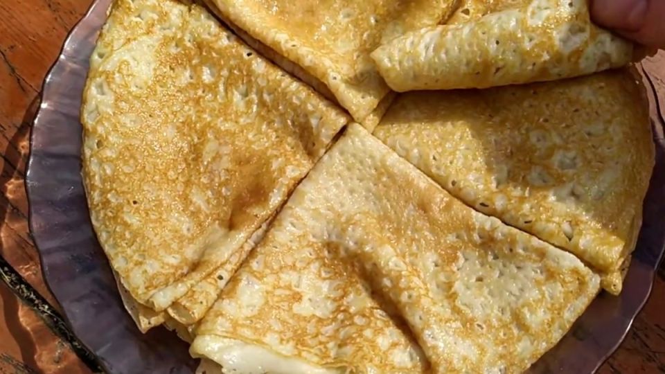 Тонкие блинчики со сливочным маслом: возрождаем бабушкины рецепты