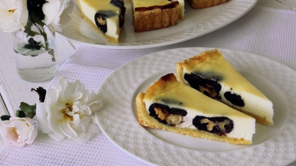 Восхитительный тарт с черносливом и грецкими орехами