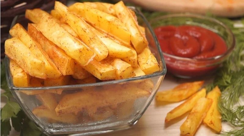 Как быстро и без масла приготовить хрустящий картофель фри: простой рецепт на каждый день