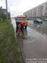 Погода капризничает, а это значит, что на улицах города усиленно работают бригады дорожных рабочих