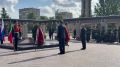 В знак уважения к китайским гостям на возложении венков к вечному огню в парке Победы заучит государственный гимн Китая