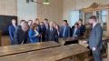 куда могли повести китайскую делегацию в Казанском университете? Правильно! В аудиторию, посидеть за партой за которой сидел Владимир Ульянов (Ленин)