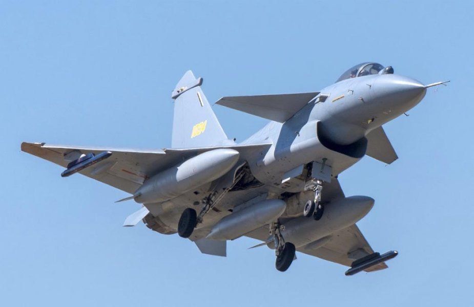  :   J-10C       