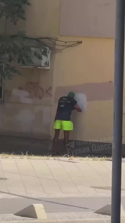  :    