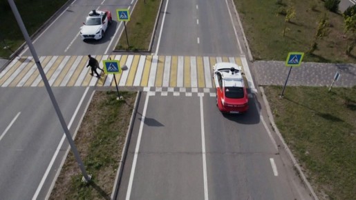 Инспекторы ГИБДД в Казани были весьма озадачены, когда остановили автомобиль, за рулем которого никого не было