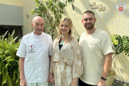 Пять дней боролись за жизнь: врачи федеральных центров Минздрава России выполнили экстренную пересадку сердца роженице, перенесшей два инфаркта