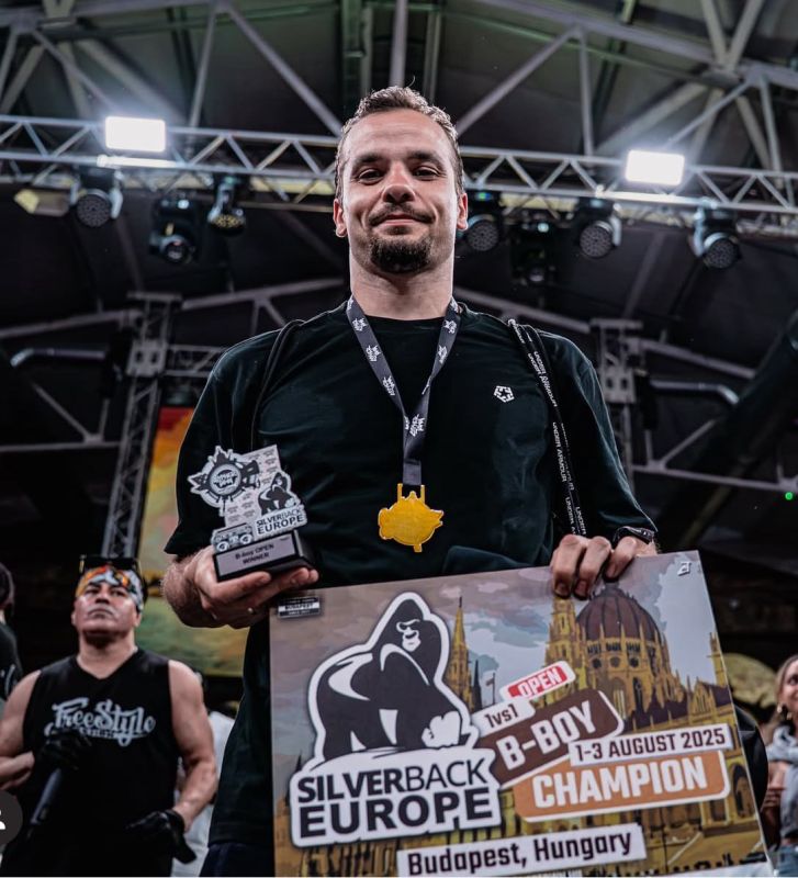 !     Silverback Europe  