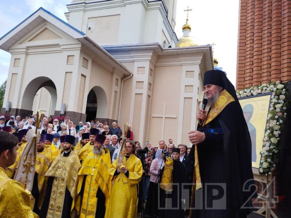 17 августа в рамках Стахеевского фестиваля «Верую» на Архиерейском подворье праведного Иоанна Кронштадтского в посёлке Красный Ключ открылся крещальный храм во имя блаженной Ксении Петербургской