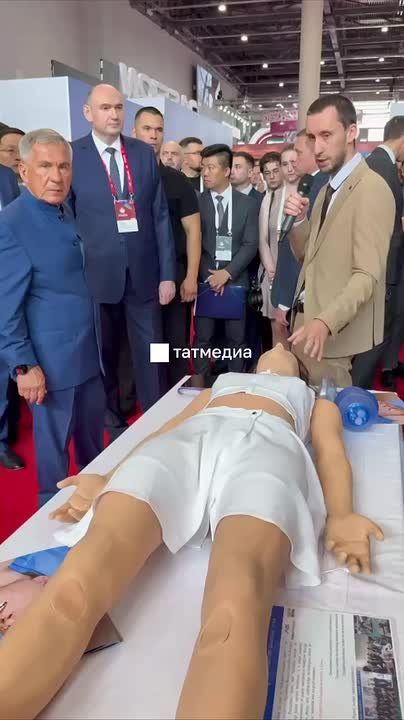   Ȼ        