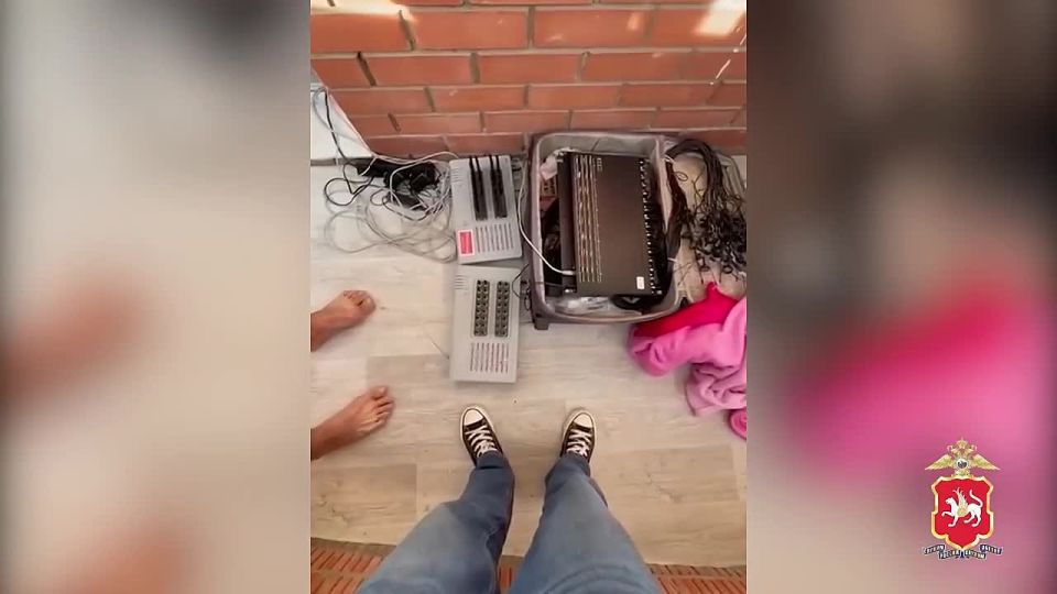 Задержаны два жителя Татарстана, обслуживавших 8 сим-боксов для совершения мошеннических звонков
