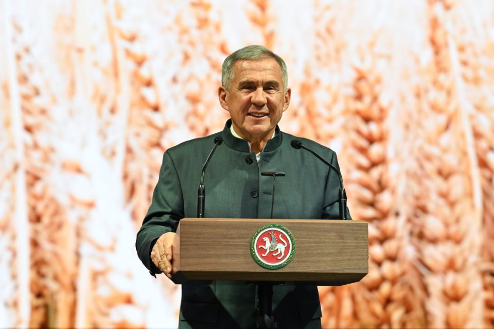 Рустам Минниханов: Благодаря каждодневному труду аграриев Татарстан полностью обеспечен основными продуктами питания