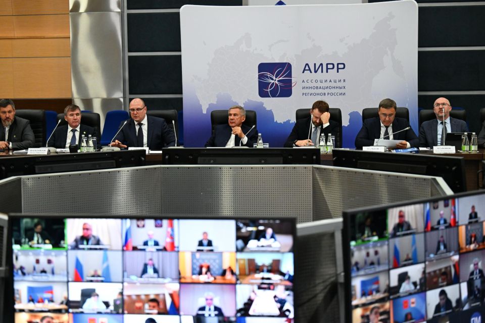 Валерий Фальков презентовал проект по созданию научно-производственных объединений (НПО) на совещании глав субъектов РФ — членов Ассоциации инновационных регионов России (АИРР)