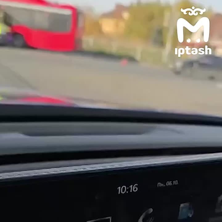 "КамАЗ" протаранил автобус около Константиновки