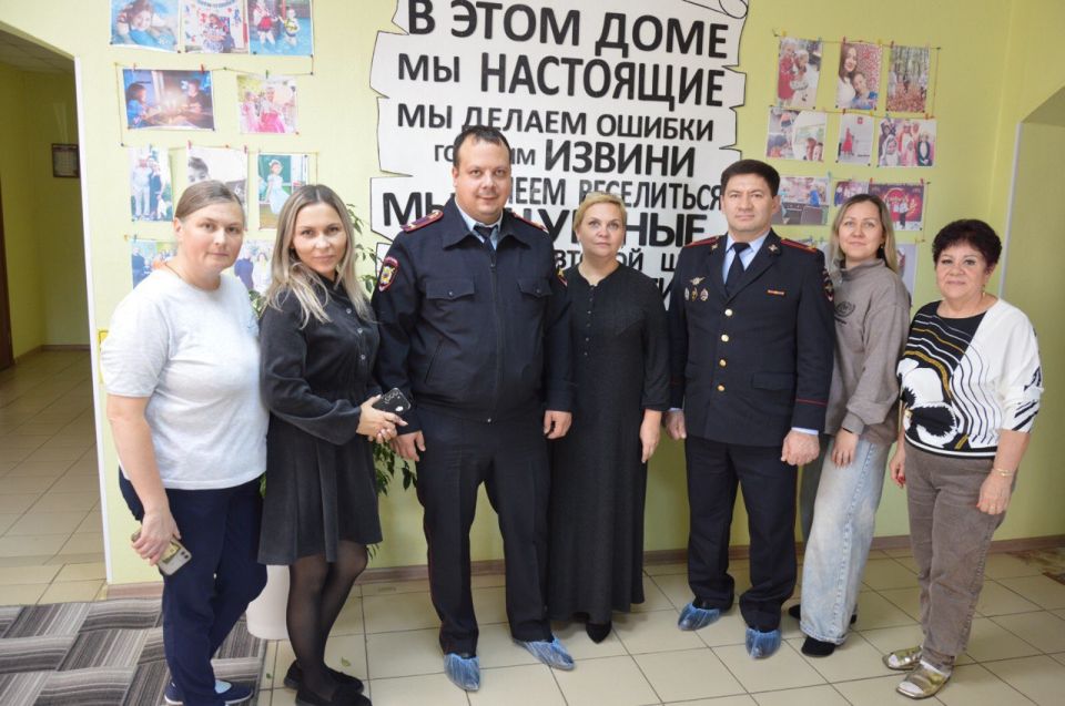 Сотрудники МВД навестили воспитанников подшефного Чистопольского детского дома