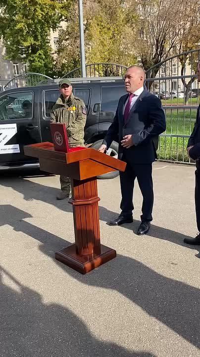 Руководитель регионального исполкома Общероссийского народного фронта в РТ Ринат Фазылов выразил искреннюю благодарность сотрудникам центра, подчеркнув, что благодаря такой помощи наши защитники чувствуют, что их дома ждут...