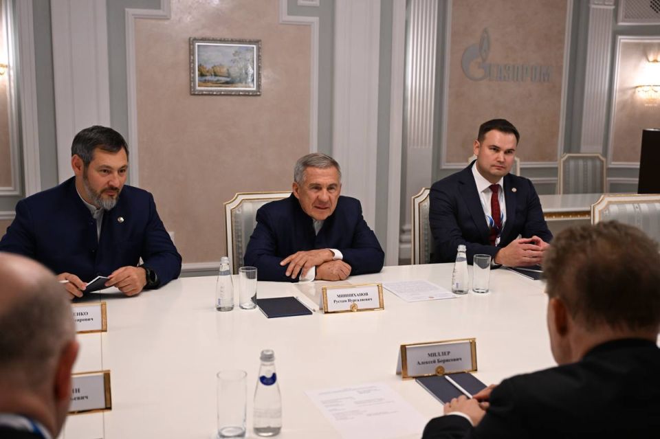 Рустам Минниханов провел несколько встреч на полях Петербургского международного газового форума