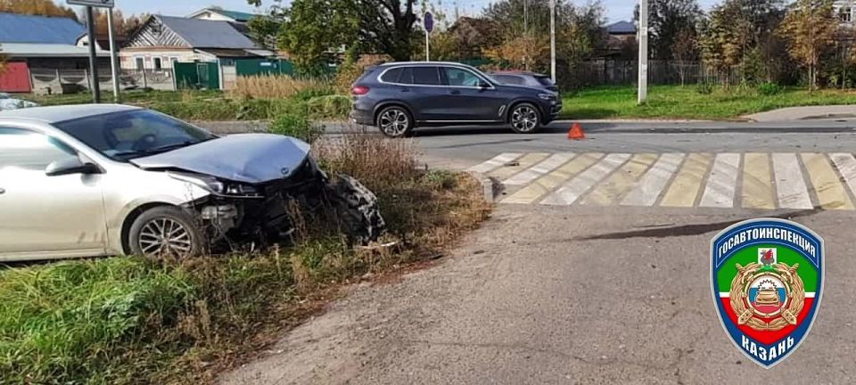В поселке под Казанью легковушка вылетела на встречку и устроила ДТП