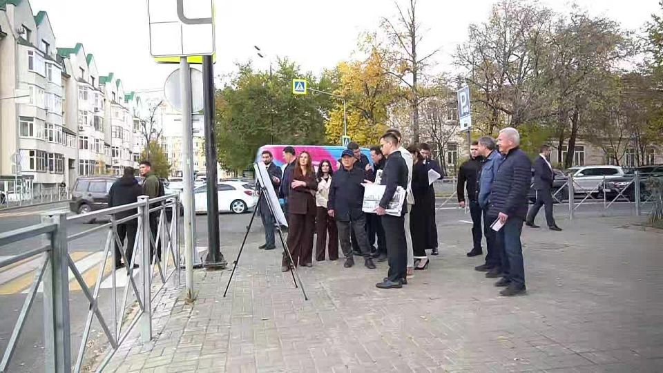 Следующей в маршруте Рустама Минниханова стала презентация на планшетах жилого комплекса по улице Волкова, 53