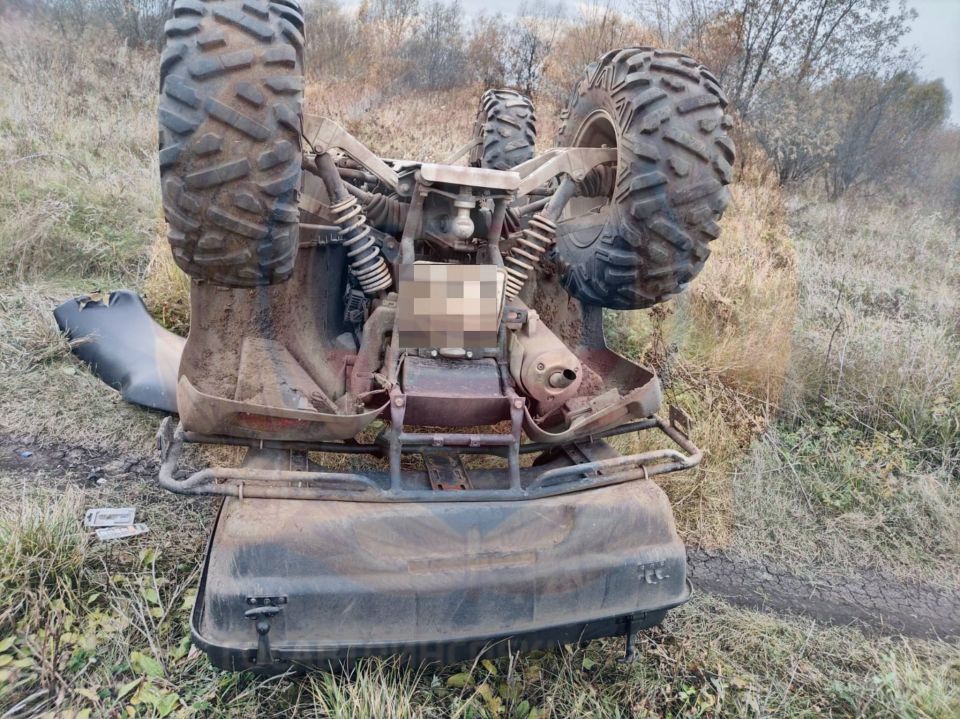 В Бавлинском районе возле с.Исергапова 9-летний ребенок, управляя квадроциклом, по предварительным данным, не выбрал безопасную скорость, не справился с управлением и совершил опрокидывание