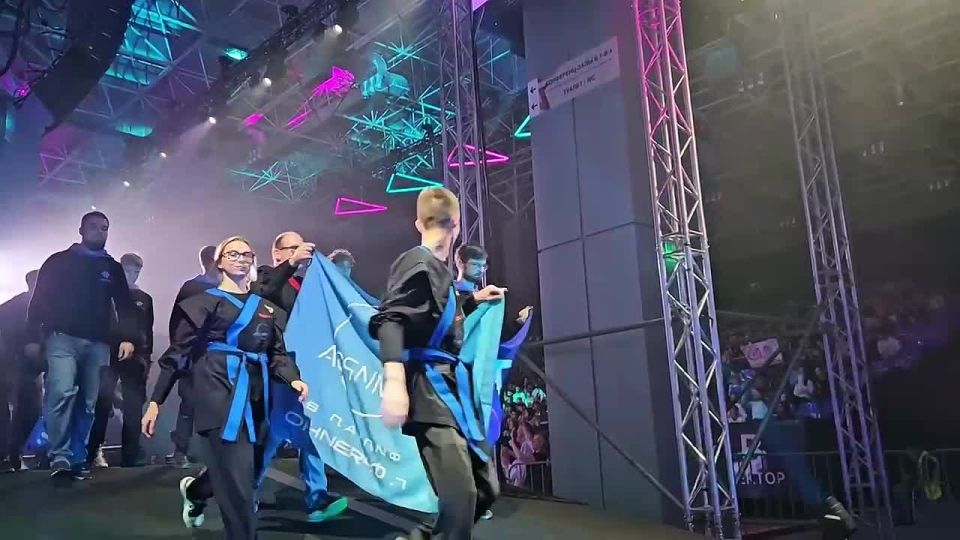 Второй этап «Битвы роботов» завершён: 8 команд выйдут в полуфинал