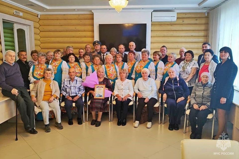 В Зеленодольске и в пгт Апастово сотрудники пожарной охраны чествовали своих ветеранов в рамках декады пожилых людей