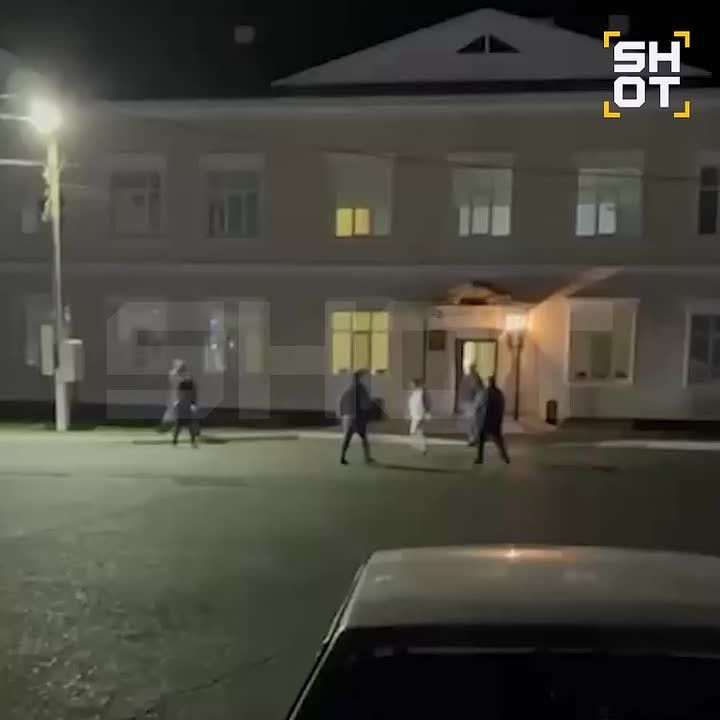 Даниил Безсонов: В Татарстане неадекватная женщина бросалась с ножом на прохожих, а когда приехал наряд полиции, то начала бросаться с ножом на полицейских