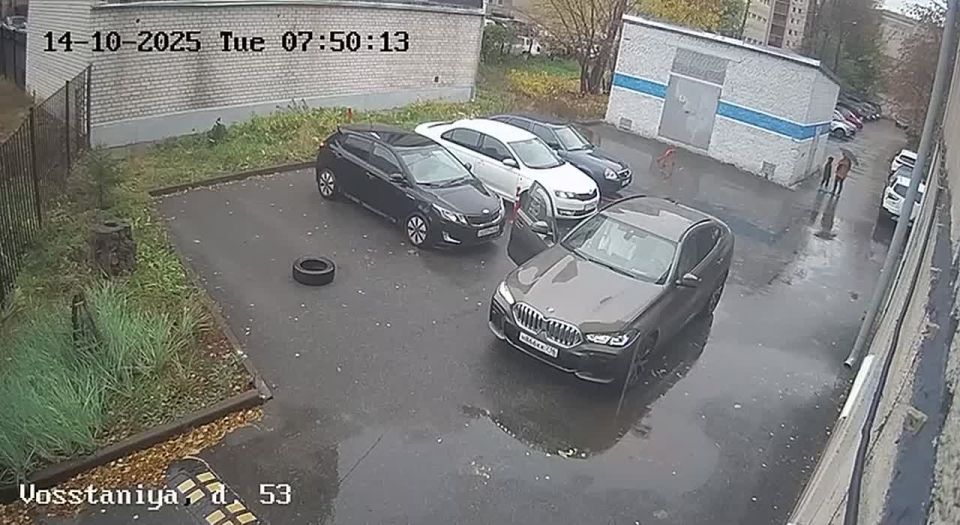 В Казани разыскивают мужчину, напавшего на женщину с ножом в Московском районе