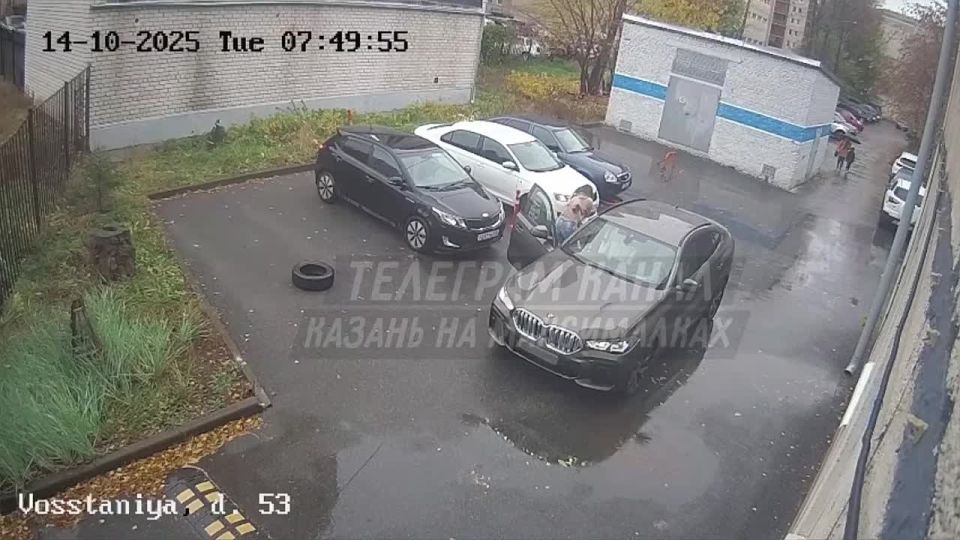 В Казани полицейские разбираются в обстоятельствах жуткого нападения с ножом на женщину