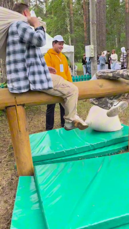 Папа может, папа может все, что угодно