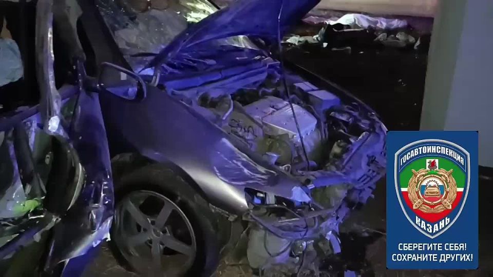 В Казани Honda влетела в бетонную опору на Горьковском шоссе – погибли три пассажира