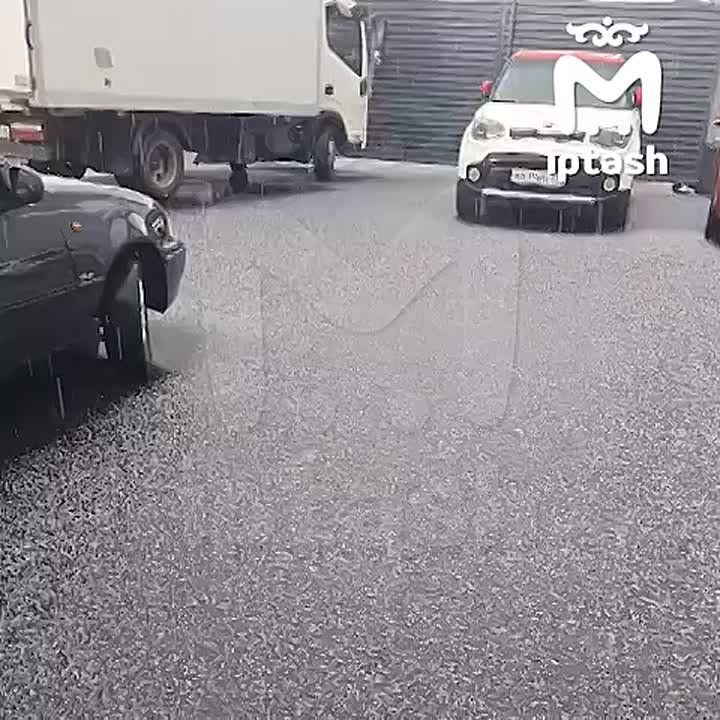 Внезапно — град на Горьковском шоссе