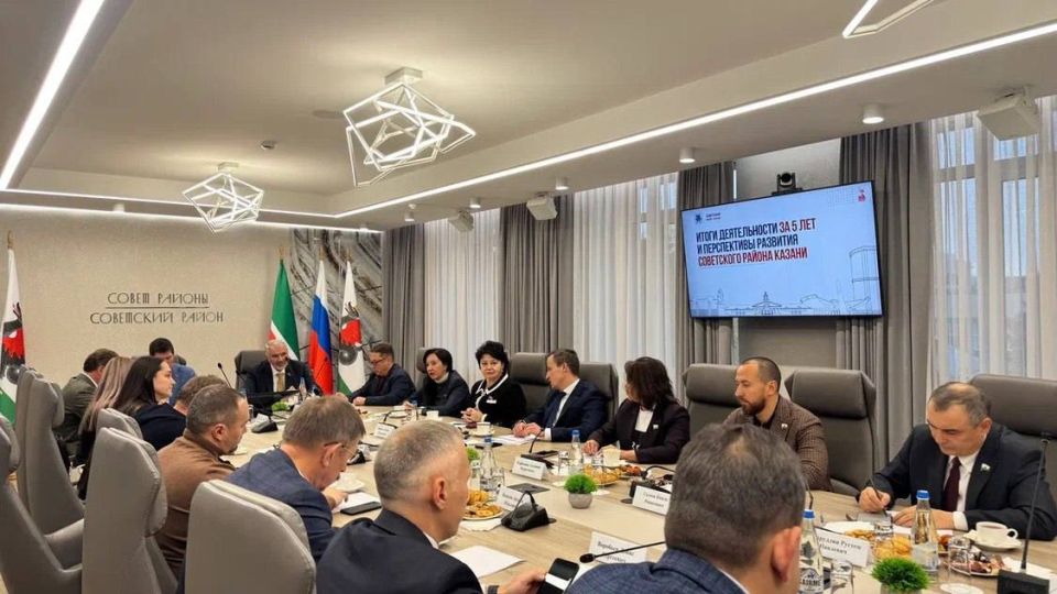 Вчера состоялось заседание депутатского объединения Советского района г. Казани, на котором мы пролонгировали заключенное ранее Соглашение о взаимодействии депутатов Государственной Думы России, Государственного Совета...